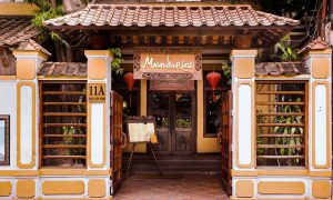 Cổng nhà hàng Mandarine